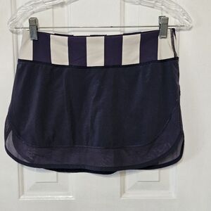 Lululemon Hotty Hot Skirt  Cadet Blue Steep Stripe Swift Women's Size 4 Skort